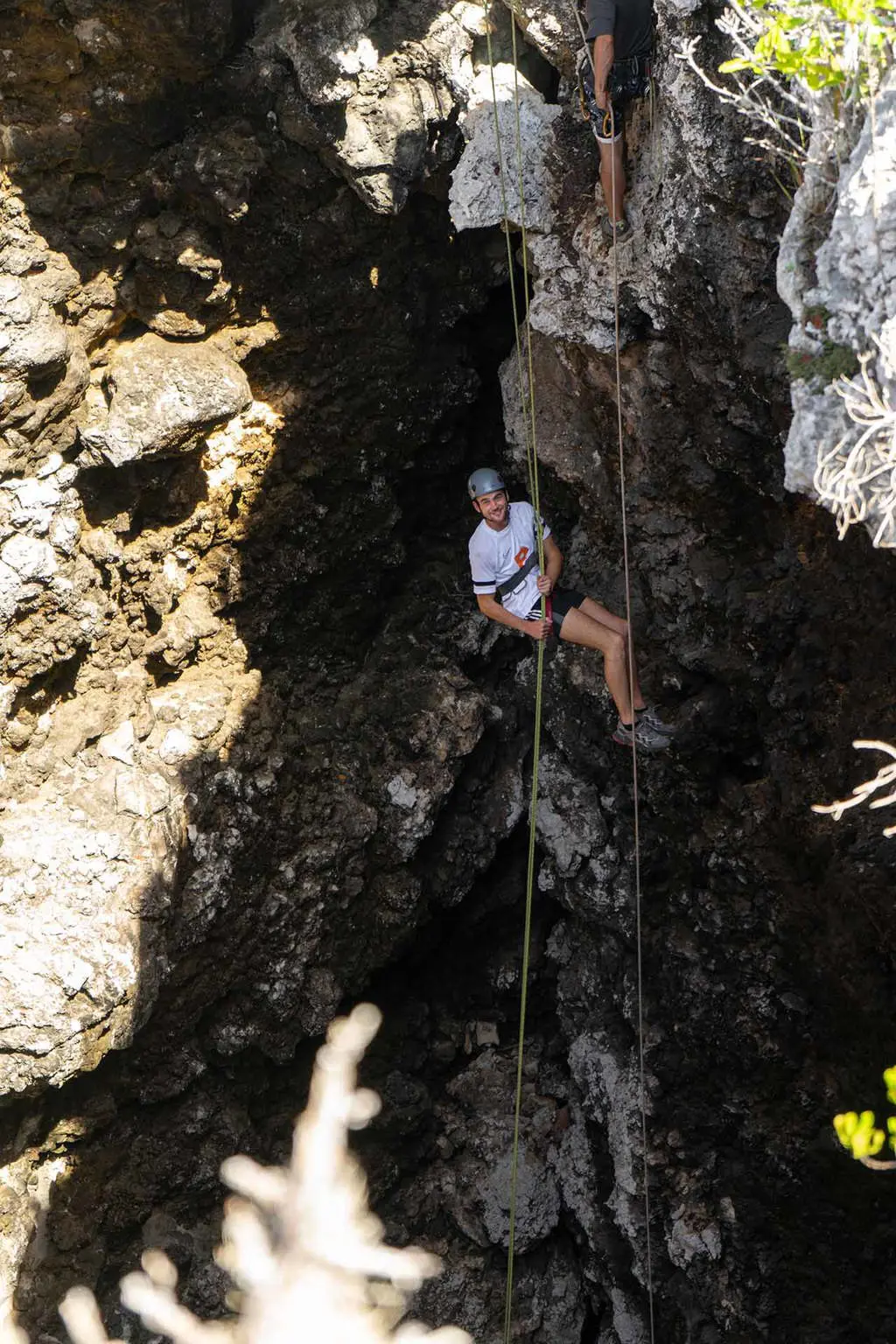 /Abseiling-Rock-Climbing-Curacao-2.jpg