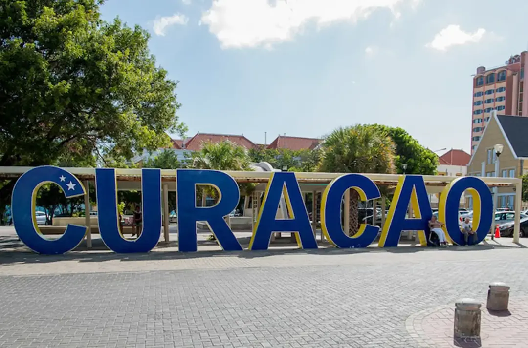 City_walk_punda_(2)_-_verkleind