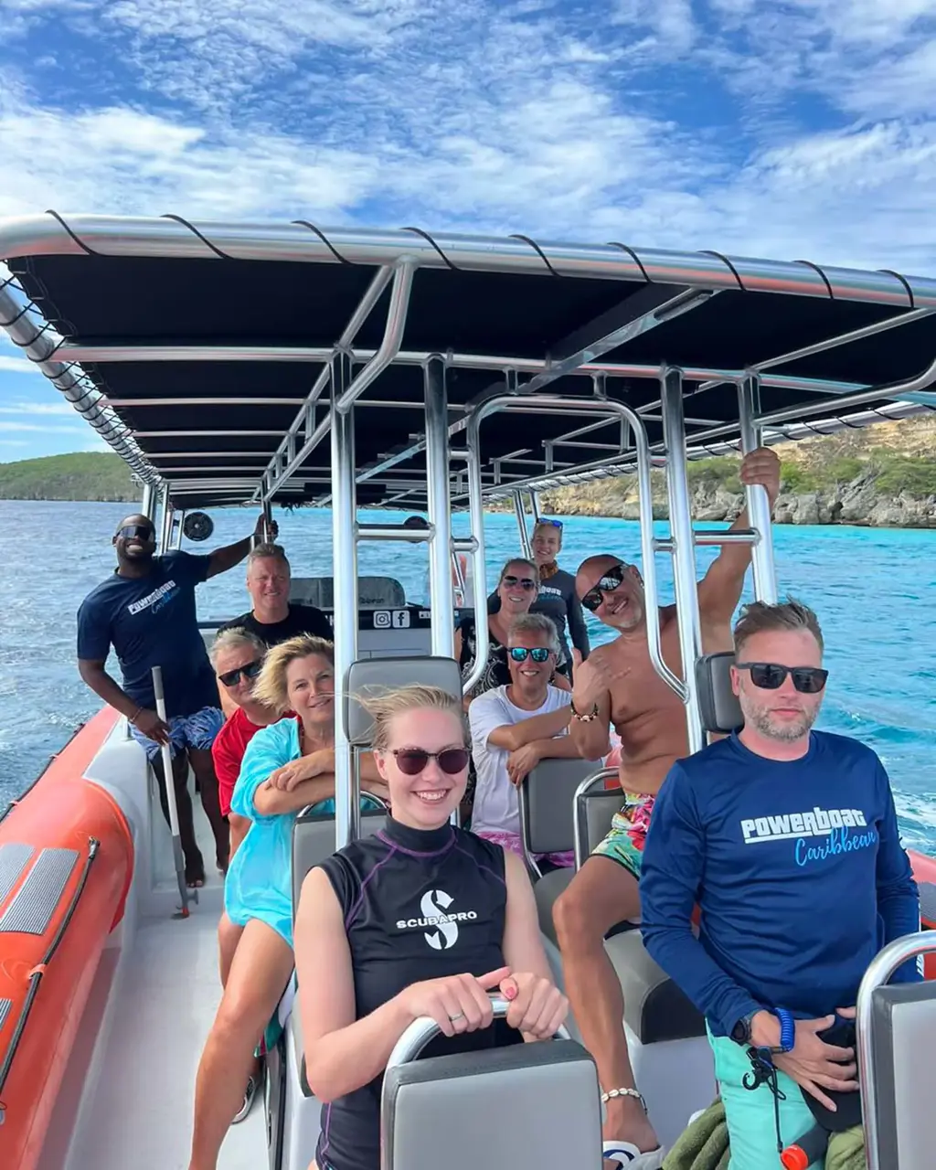 Powerboat_tour_(2)_-_Verkleind