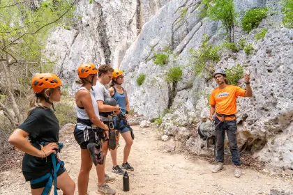 /book-tours/Rock-Climbing-Curacao/Rock-Climbing-6.webp