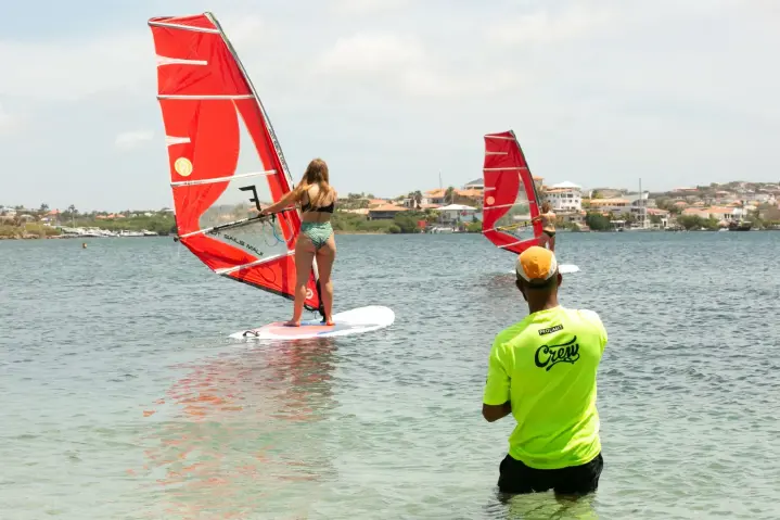 windsurf grouplesson windsurfing curacao een