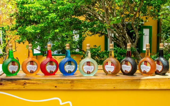 Blue-Curacao-Bar