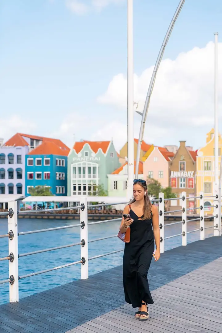 Passeio a Pé em Otrobanda - Guia de Áudio | PocketGuide